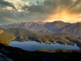 Krajinou alpských vrcholů a jezer