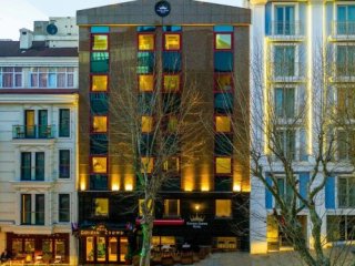 Golden Crown Hotel