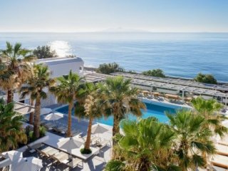 Kamari Beach Hotel