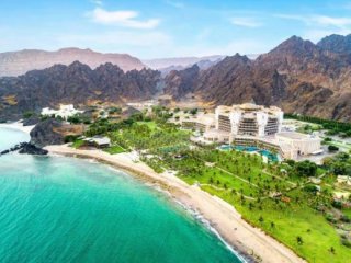 Al Bustan Palace Ritz Carlton Hotel