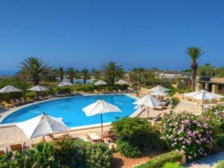 Ta' Cenc Hotel