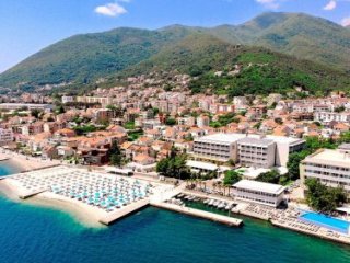 Carine Hotel Delfin