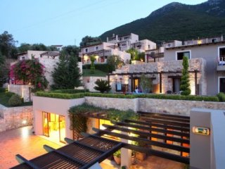 Tesoro Hotel Nikiana
