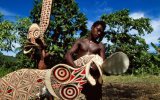 Bismarckovy ostrovy - Papua Nová Guinea - Kult „žraločích mužů", sopky, moře
