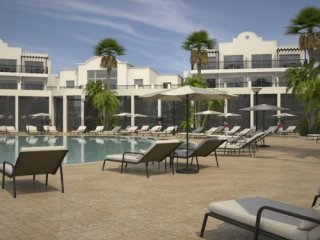 Louis Pafos Breeze