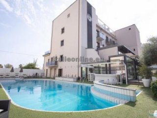 Hotel Ferretti Beach