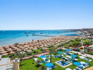 Albatros White Beach Resort