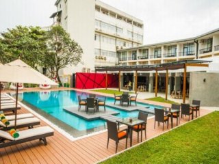 CAMELOT BEACH HOTEL 3