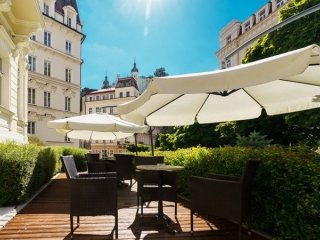 ANGLICKÝ DVŮR - Karlovy Vary