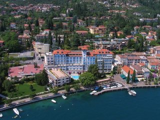 Hotel Savoy Palace