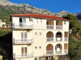 Villa Tina (apartmány s vlastním stravováním)