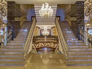 Royal Holiday Palace