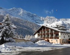 5denní zájezd s dopravou, polopenzí a skipasem v ceně – hotel Alpina Mountain Resort