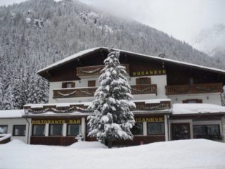 Hotel Bucaneve