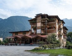 Hotel Job - Garden & Spa