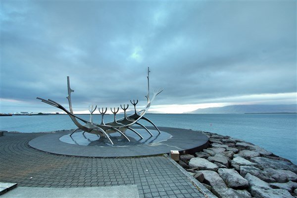 Island - mezi ledovci, sopkami a horkými prameny se zatměním Slunce