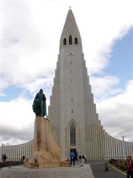Island - mezi ledovci, sopkami a horkými prameny se zatměním Slunce