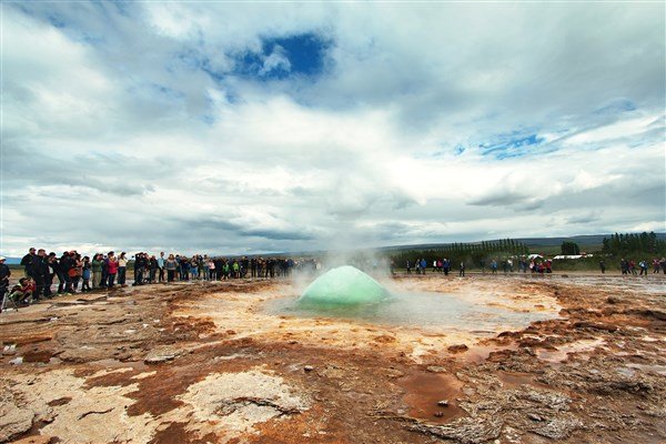 Island - mezi ledovci, sopkami a horkými prameny se zatměním Slunce