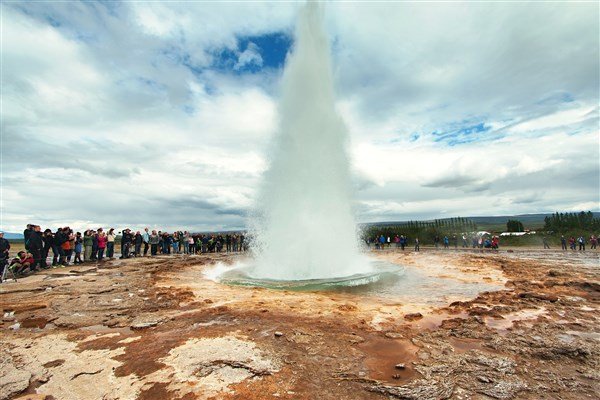 Island - mezi ledovci, sopkami a horkými prameny se zatměním Slunce