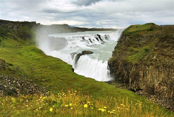 Island - mezi ledovci, sopkami a horkými prameny se zatměním Slunce
