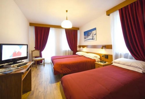 5denní zájezd s dopravou, polopenzí a skipasem v ceně – hotel Alpenrose Dolomiti