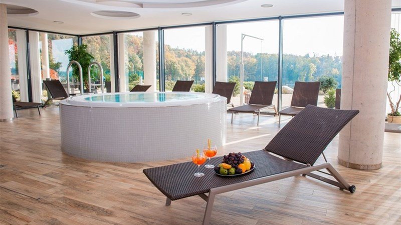 K - TRIUMF RESORT - Velichovky