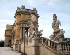 Adventní Vídeň, Baden, Klosterneuburg a víno, Laxenburg a světelné zahrady