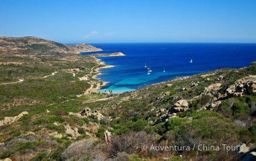 Kvetoucí Korsika na kole