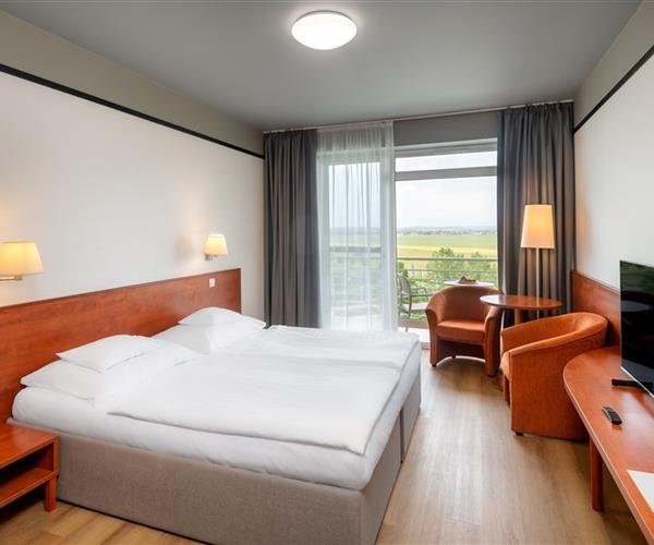 BÜKFÜRDŐ & HUNGUEST BÜK - WEST WING relax v nejléčivější vodě Maďarska