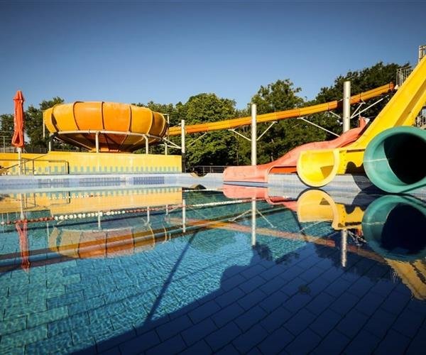 BÜKFÜRDŐ & HUNGUEST BÜK - WEST WING relax v nejléčivější vodě Maďarska