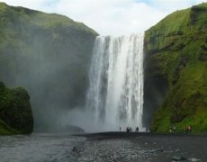 Island - mezi ledovci, sopkami a horskými prameny