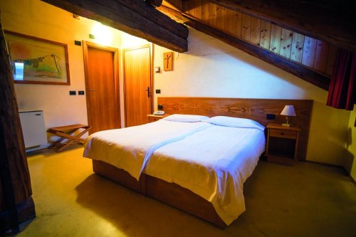 6denní zájezd (denní přejezd) s dopravou, polopenzí a skipasem ceně – hotel La Mirandola