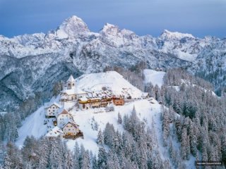 Hotel Rikli Balance - lyžařský balíček s denním přejezdem, bazény a polopenzí v ceně Hotel Rikli Balance - lyžařský balíček s denním přejezdem, bazény a polopenzí v ceně