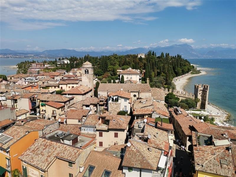 Za jarní krásou alpských jezer