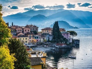 Za jarní krásou alpských jezer Za jarní krásou alpských jezer