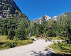 Slovinsko na kole – vinice, termály i moře