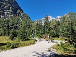 Slovinsko na kole – vinice, termály i moře