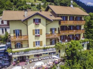 Hotel Aurora  - Molveno Hotel Aurora  - Molveno