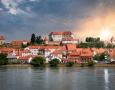 Barvy jara ve Slovinsku – víno, lázně a orchideje