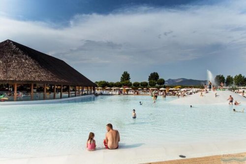 HU Park Albatros Village