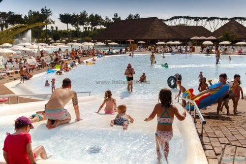 HU Park Albatros Village