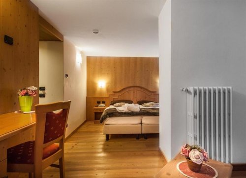 5denní zájezd (denní přejezd) s dopravou, polopenzí a skipasem v ceně – hotel Pedranzini