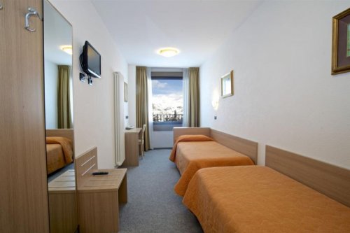 5denní zájezd s dopravou, polopenzí a skipasem v ceně – hotel Girasole