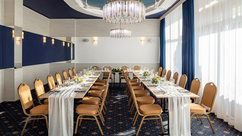 LÁZNĚ KOSTELEC - Zlín - Kostelec