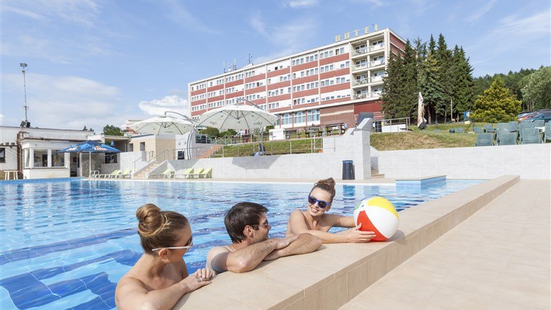 LÁZNĚ KOSTELEC - Zlín - Kostelec