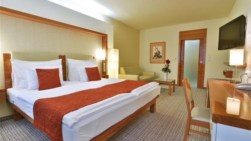 ST. JOSEPH ROYAL REGENT - Karlovy Vary