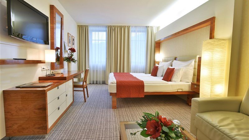 ST. JOSEPH ROYAL REGENT - Karlovy Vary