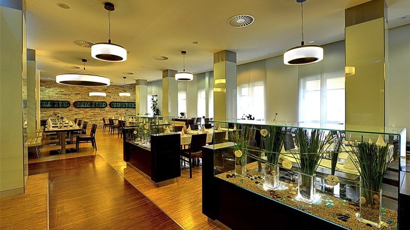 ST. JOSEPH ROYAL REGENT - Karlovy Vary