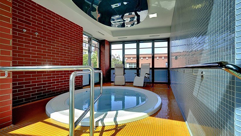 ST. JOSEPH ROYAL REGENT - Karlovy Vary