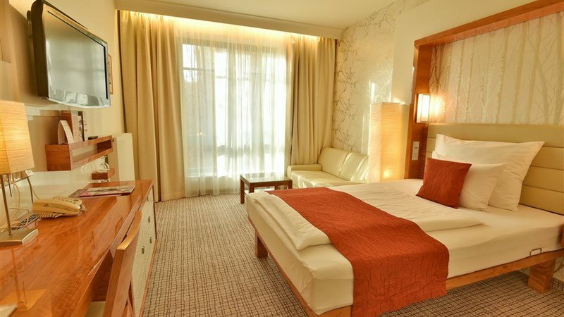 ST. JOSEPH ROYAL REGENT - Karlovy Vary